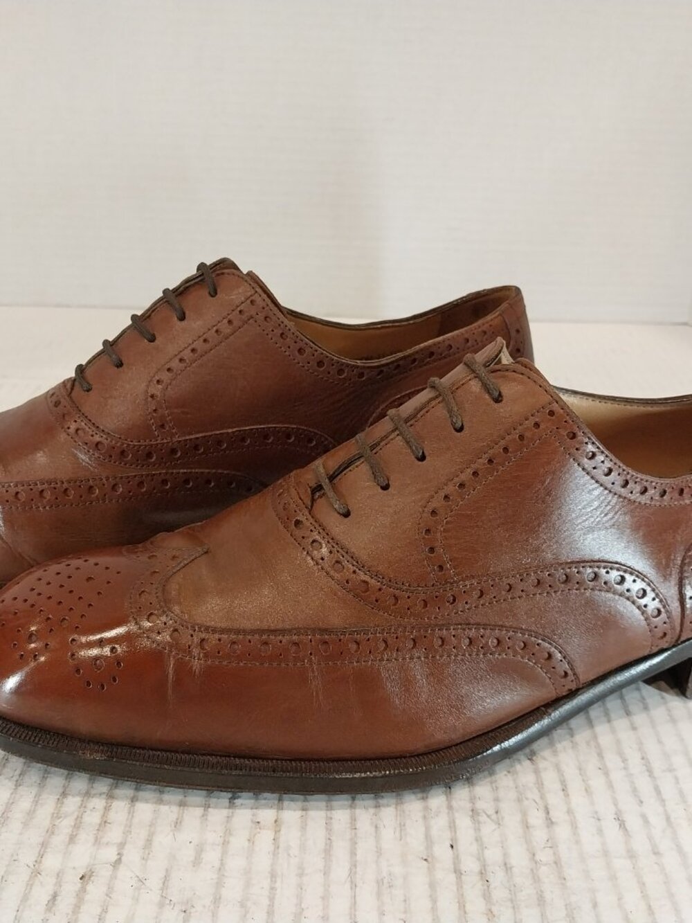 BALLY men's (SAVE $1150) size 9.5 EEE brown Oxford.